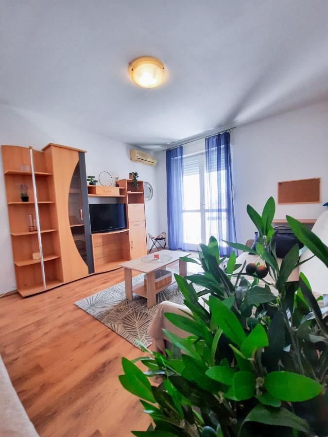 Apartment Lola Split Exterior photo