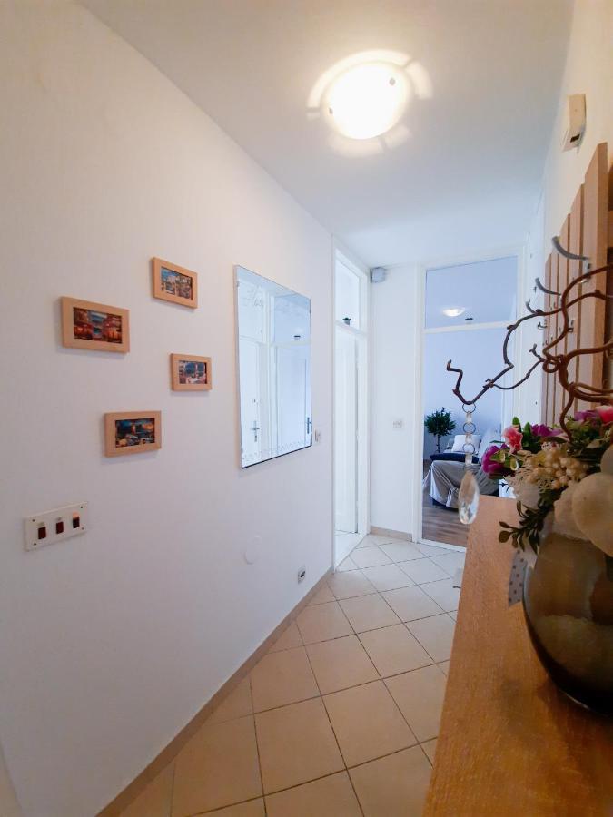 Apartment Lola Split Exterior photo