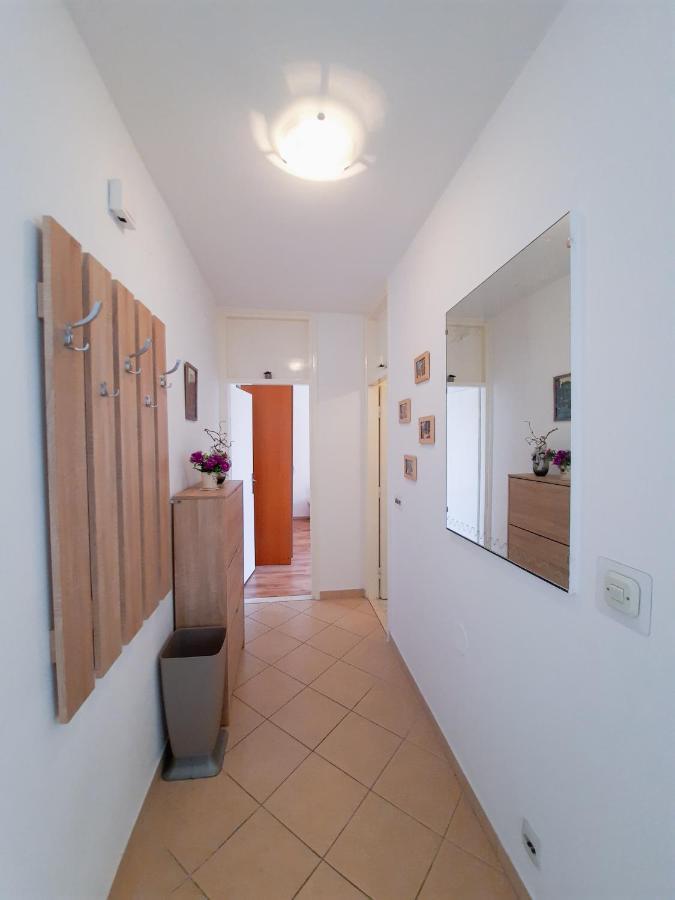 Apartment Lola Split Exterior photo